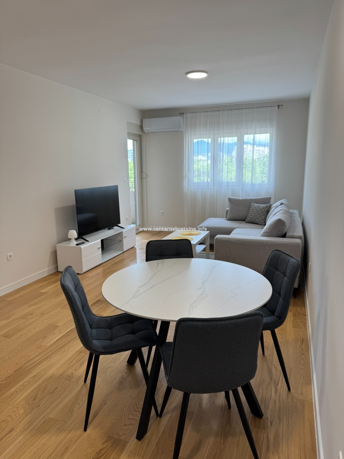 Izdavanje, jednosoban stan 49m2, Central Point, Podgorica